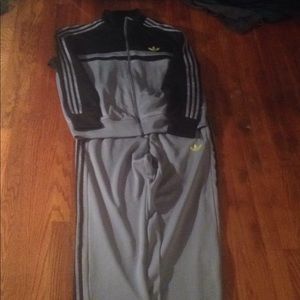 Adidas sweat suit grey/black L pants XL jacket